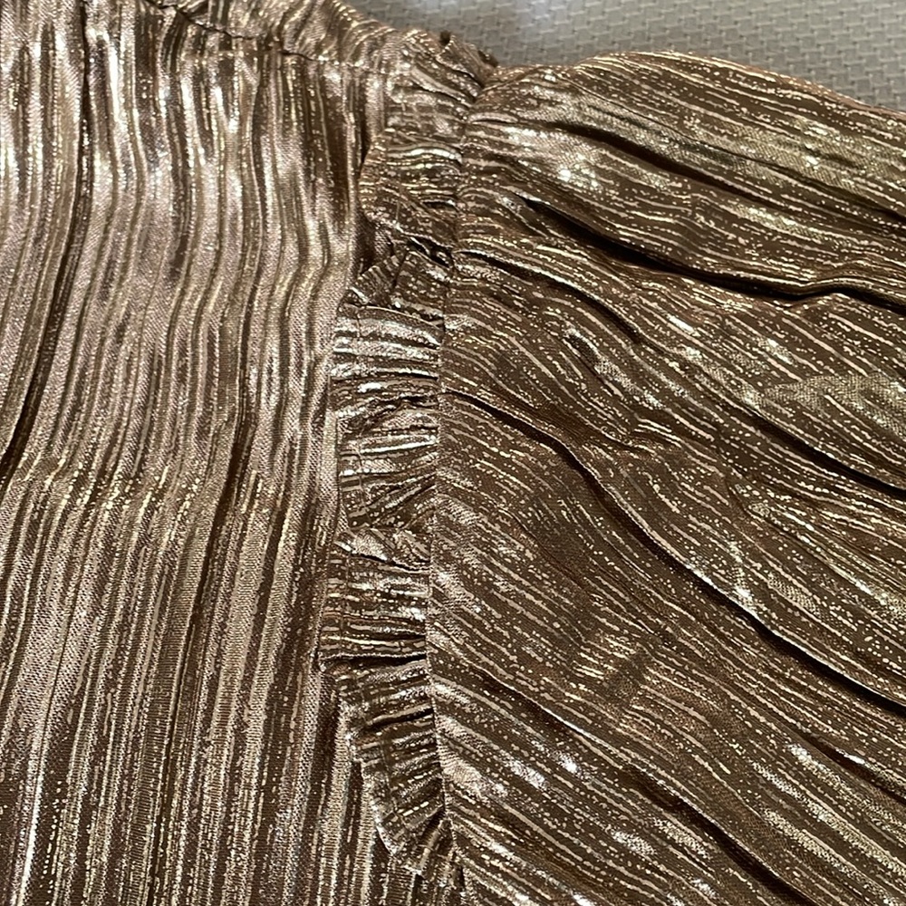 New Crown & Ivy Gold Shimmer Long Sleeve V-Neck Blouse Size XXL - Picture 8 of 9